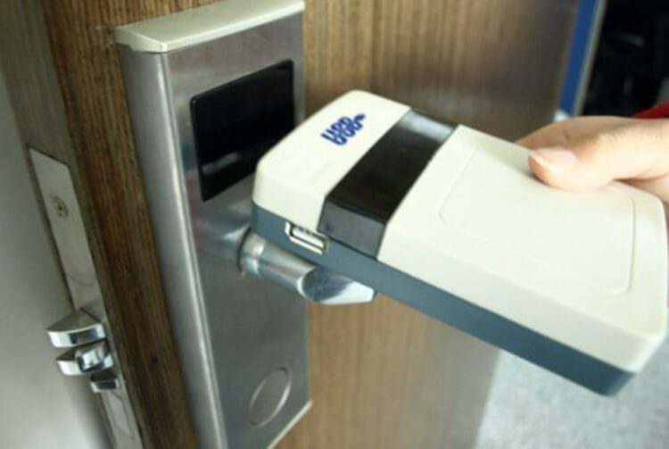 Купить Hoteltech HT-M67 Temic ручной энкодерр Temic гостиничный замок в Москве.